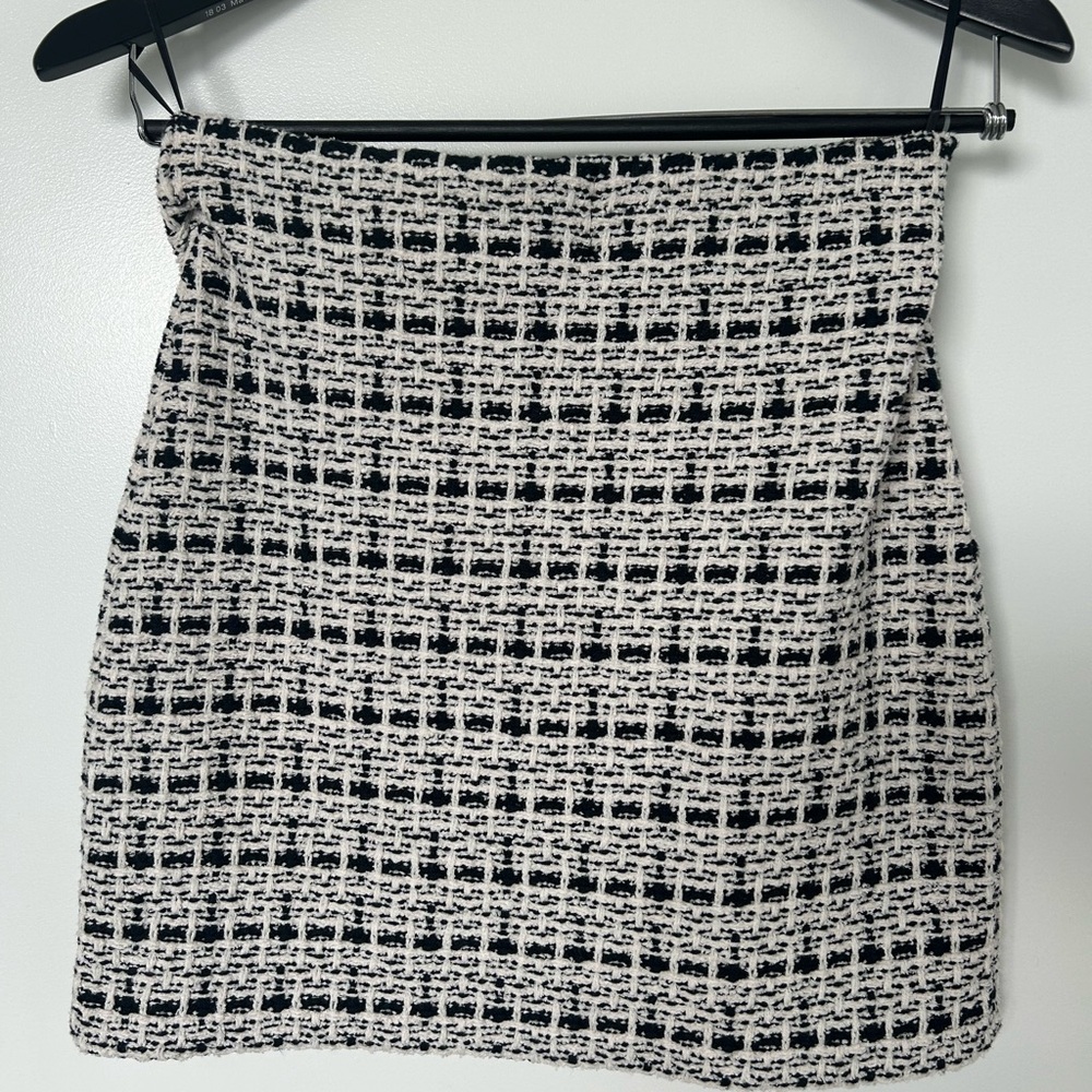 UNIQLO KNITTED TWEED MINI SKIRT